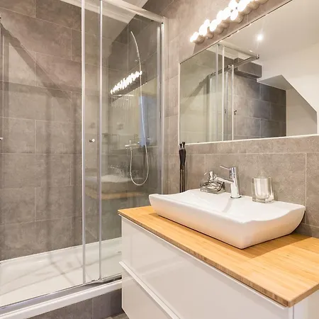 里斯本拜鲁斯罗西奥公寓酒店 * Lisboa